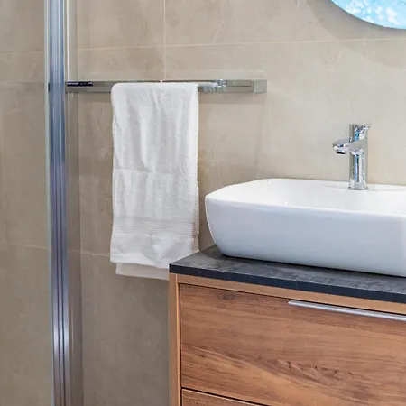 아파트 Aria Penthouse With Large Terrace And Sea Views *