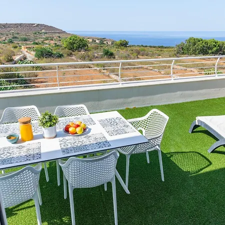 Aria Penthouse With Large Terrace And Sea Views 아파트 Il-Pergla