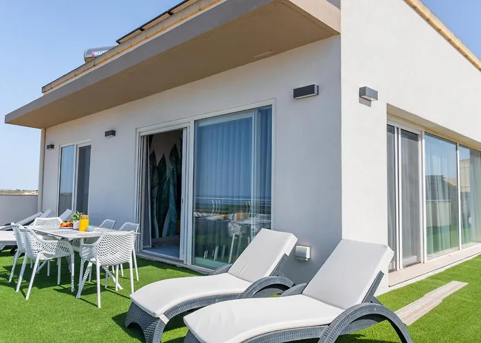 Aria Penthouse With Large Terrace And Sea Views Appartement