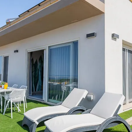 Aria Penthouse With Large Terrace And Sea Views Apartamento